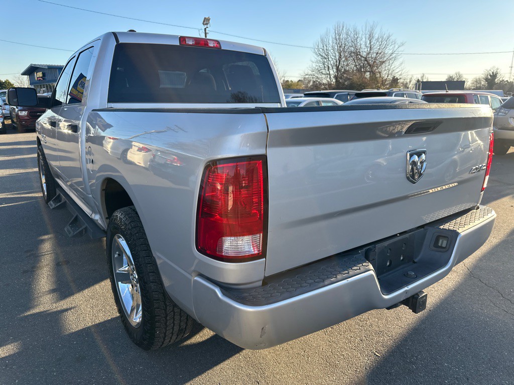 2016 RAM 1500 Image 3