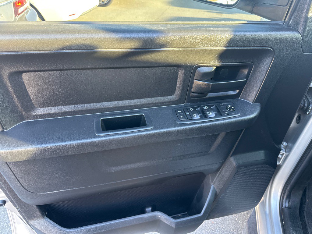 2016 RAM 1500 Image 11