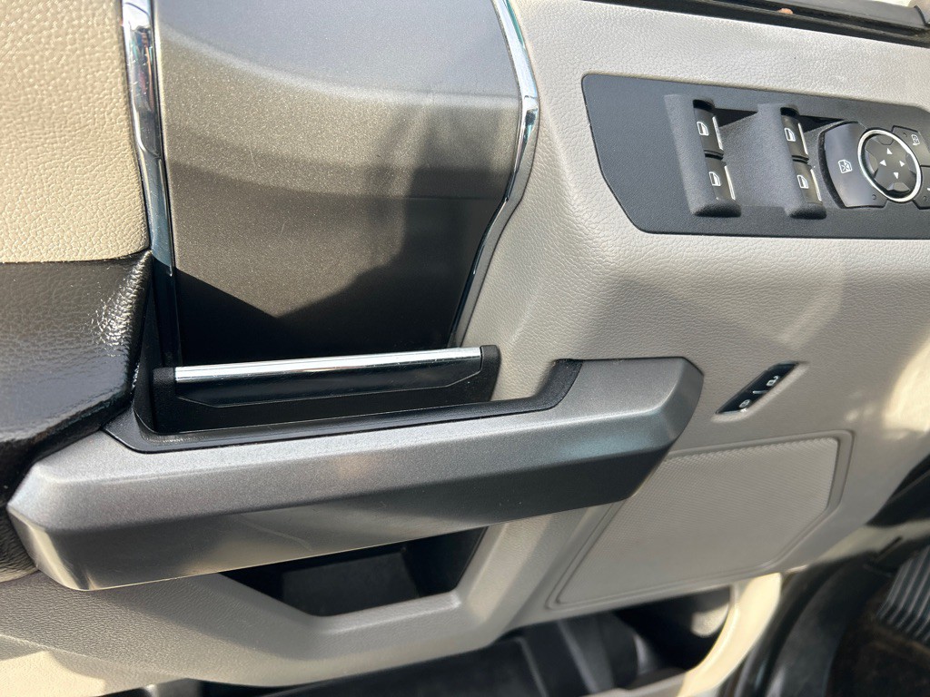 2015 Ford F-150 Image 10