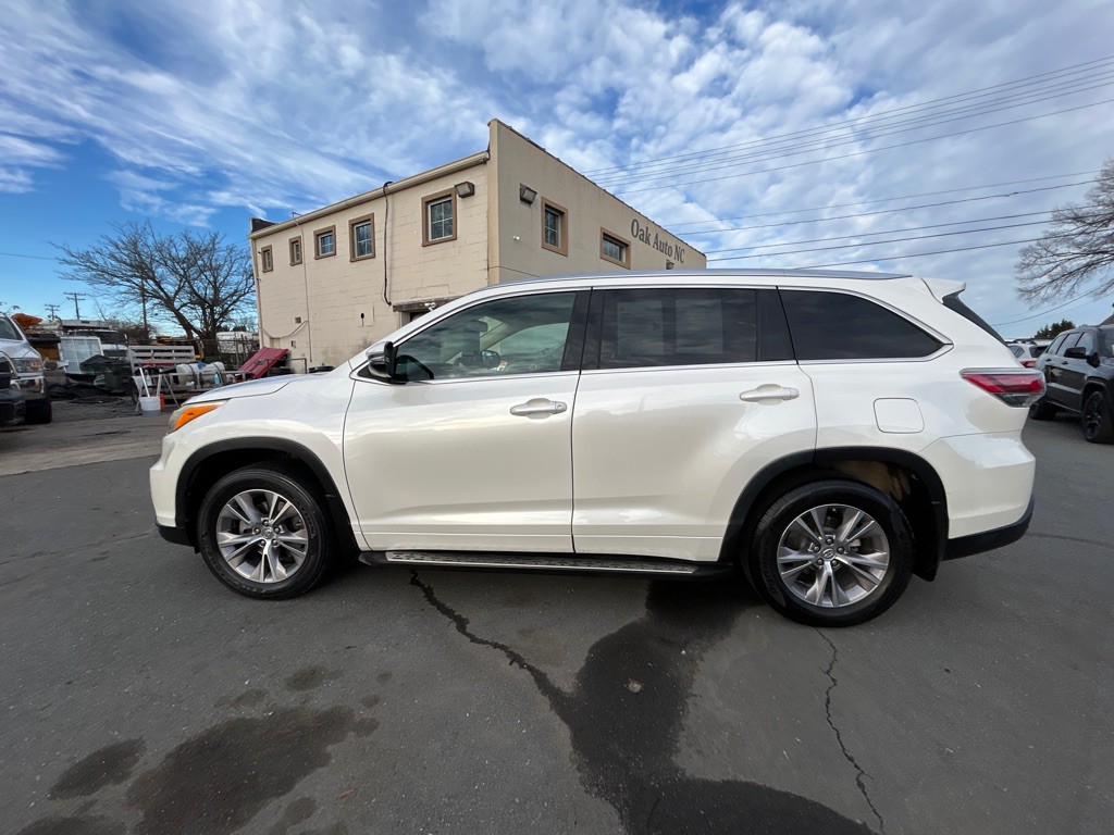 2014 Toyota Highlander Image 8