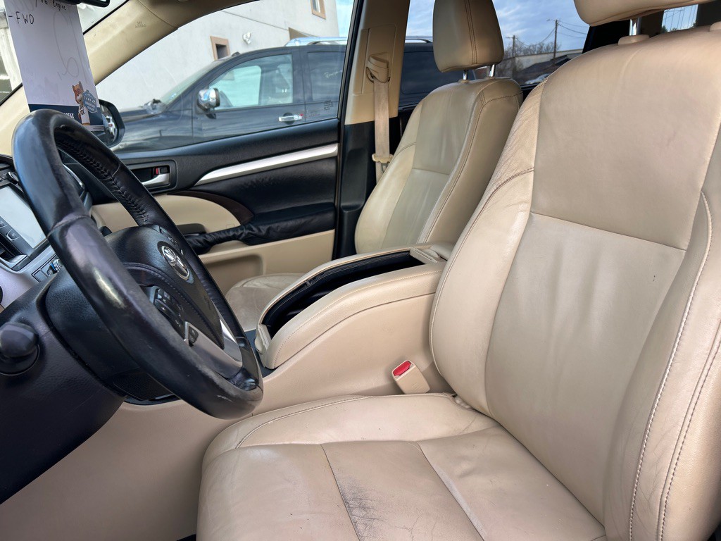 2014 Toyota Highlander Image 11