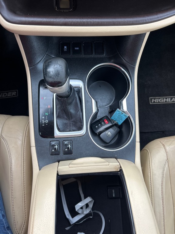 2014 Toyota Highlander Image 15