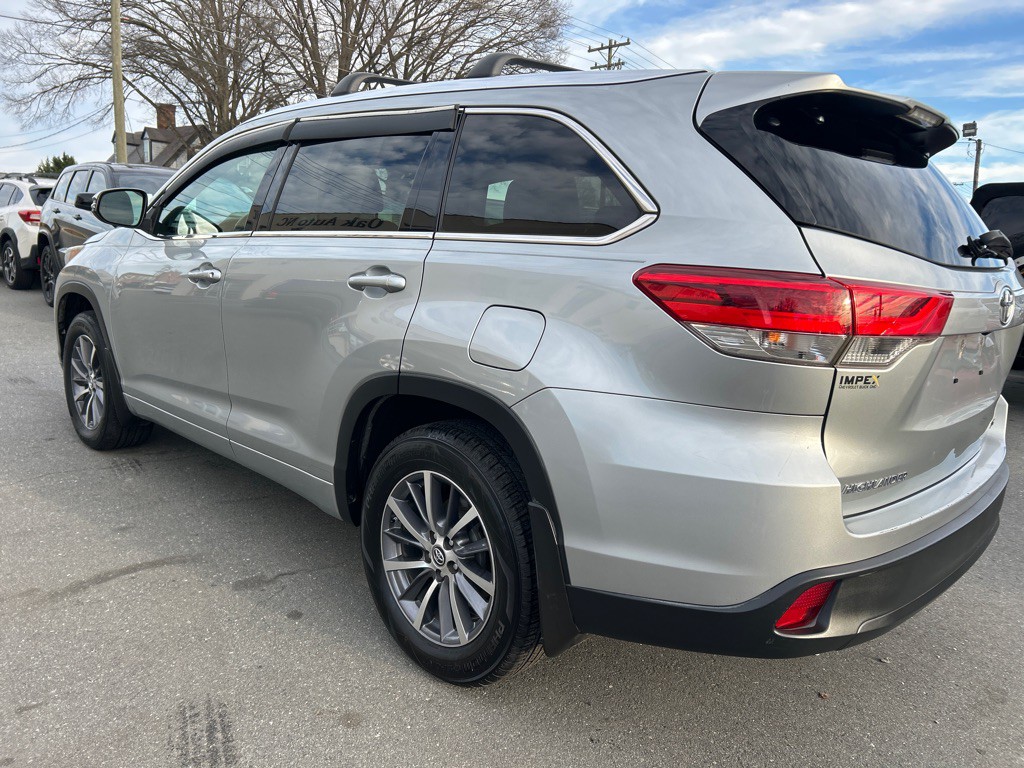 2017 Toyota Highlander Image 7
