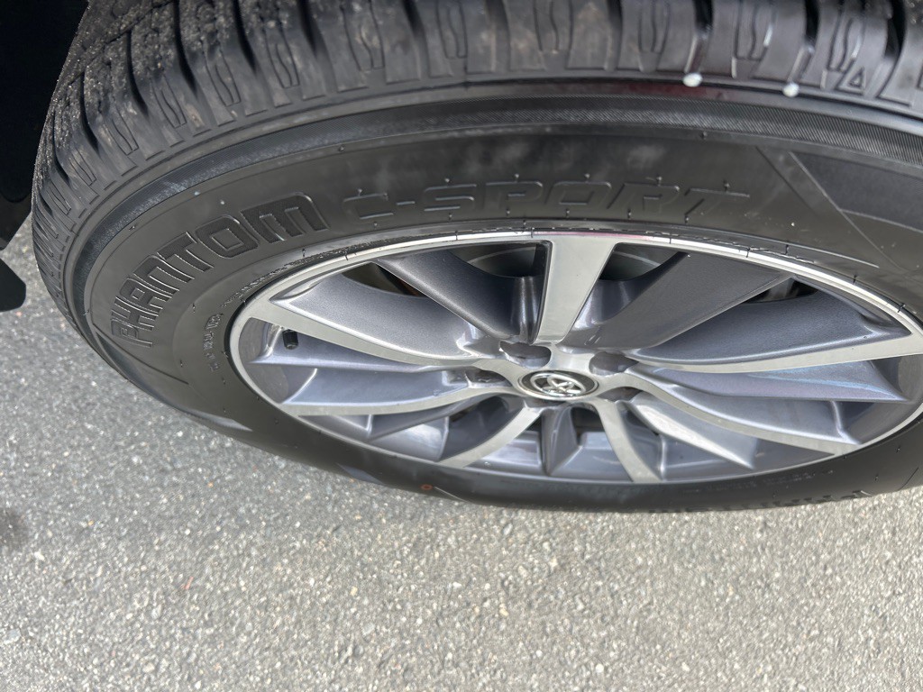 2017 Toyota Highlander Image 9