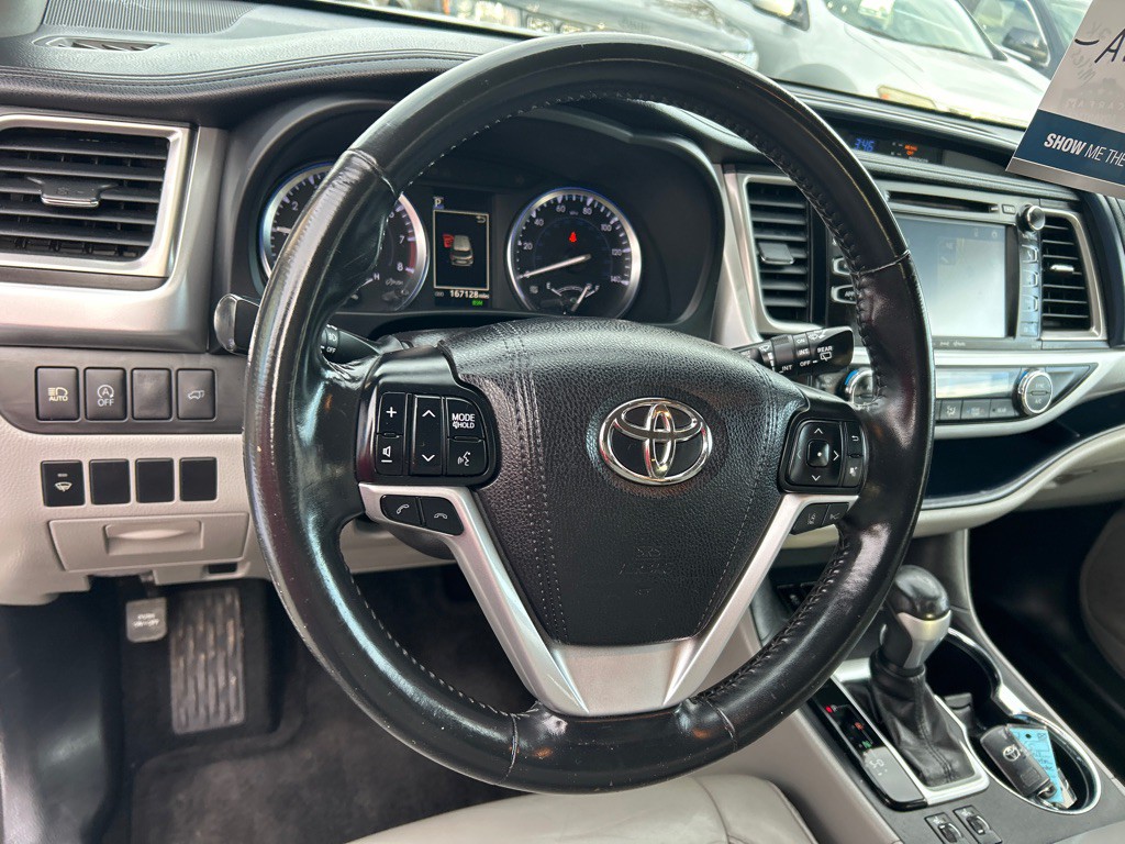 2017 Toyota Highlander Image 15