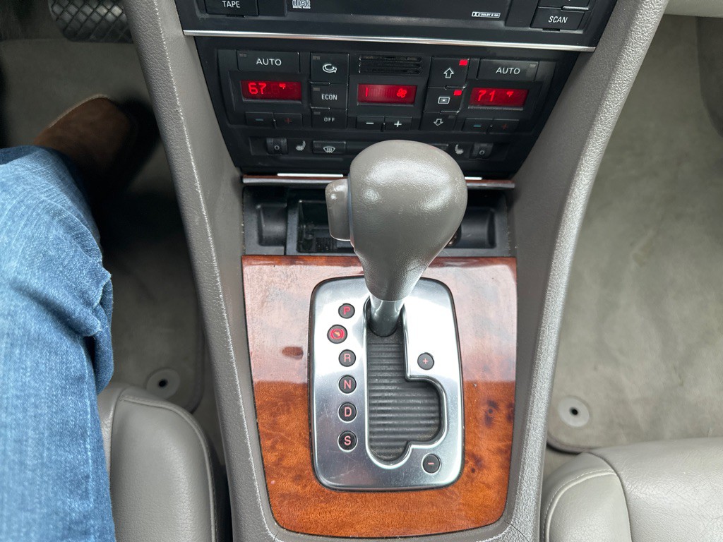 2005 Audi A4 Image 16