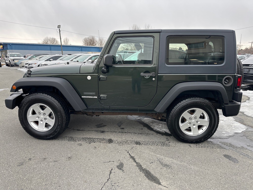 2010 Jeep Wrangler Image 2