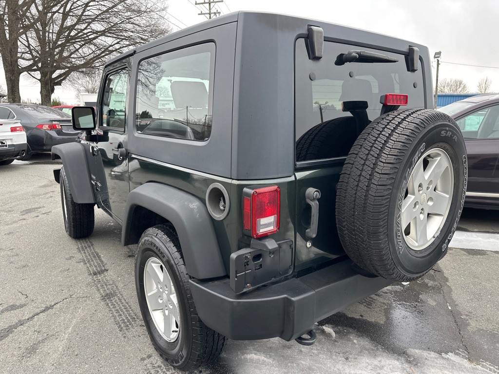 2010 Jeep Wrangler Image 3