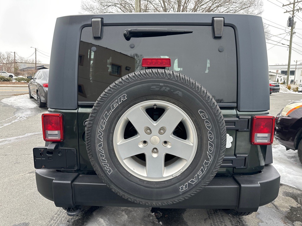 2010 Jeep Wrangler Image 4