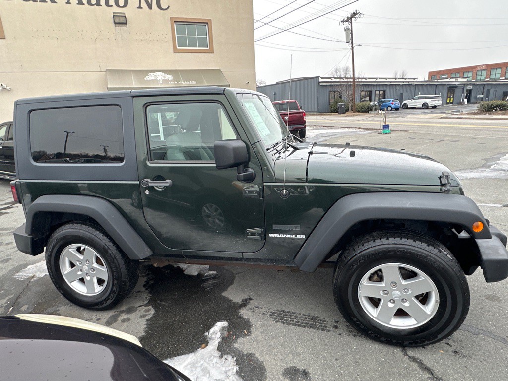 2010 Jeep Wrangler Image 6
