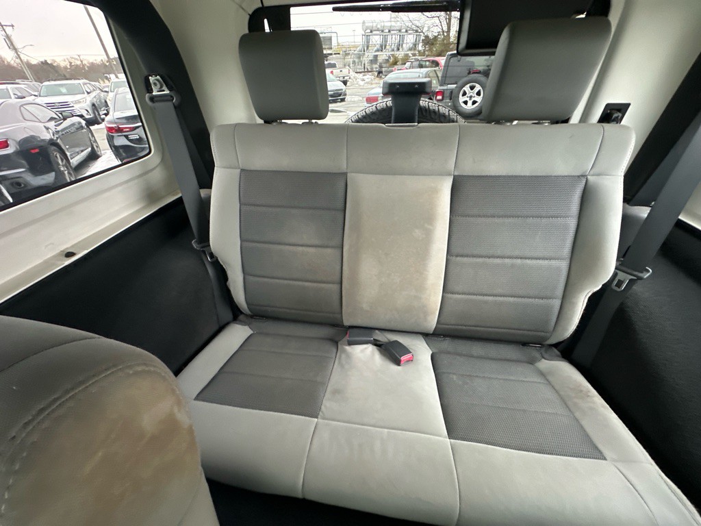 2010 Jeep Wrangler Image 13