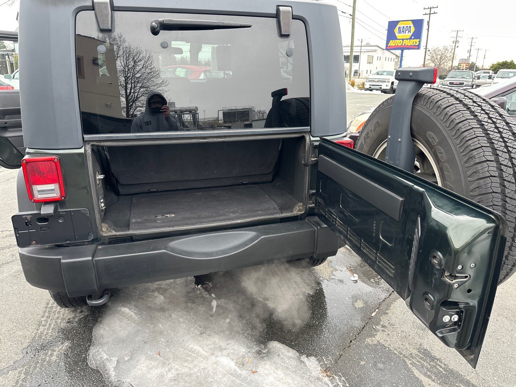 2010 Jeep Wrangler Image 14