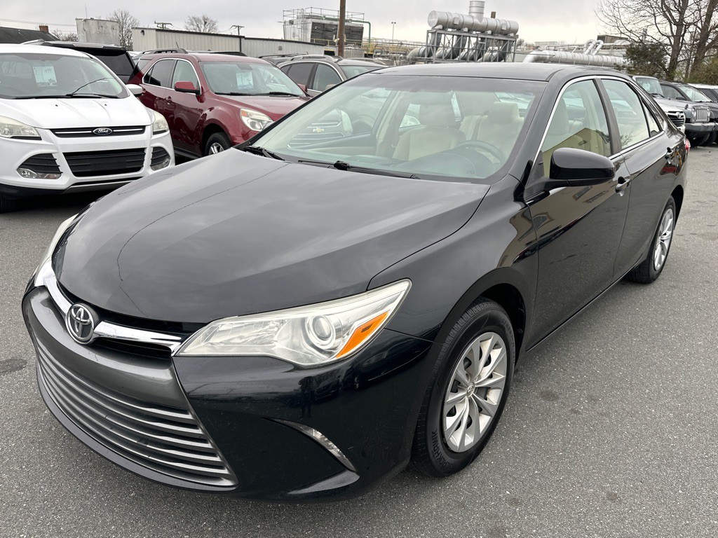 2015 Toyota Camry Image 1