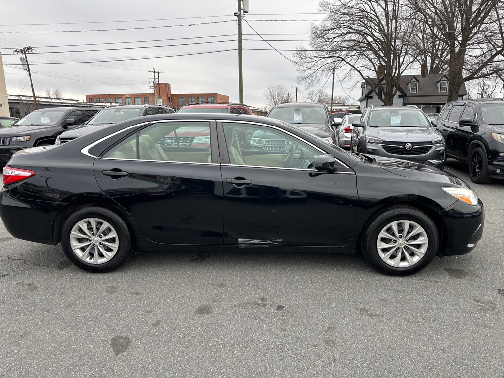 2015 Toyota Camry Image 6
