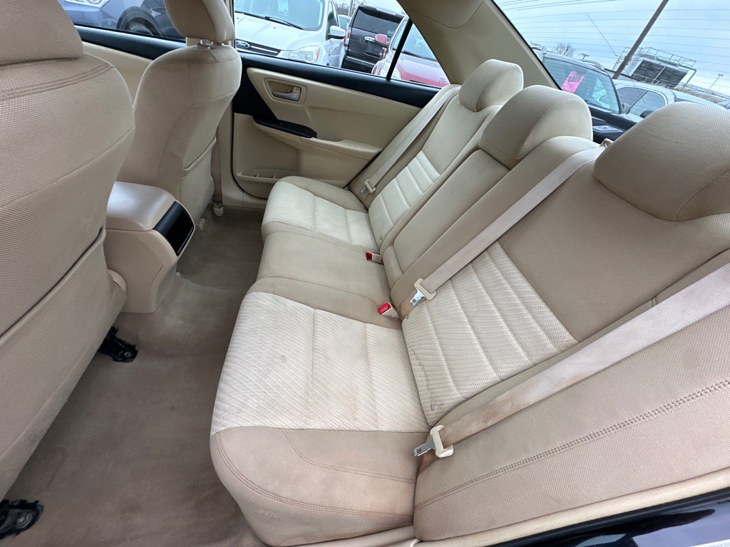 2015 Toyota Camry Image 12