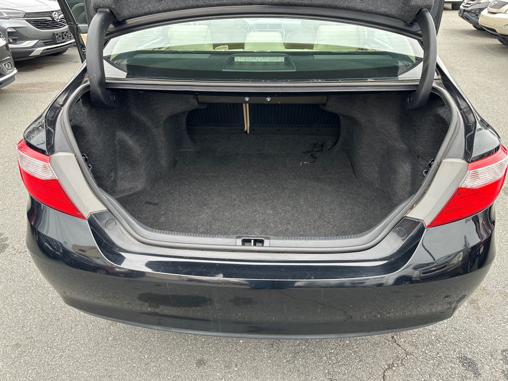 2015 Toyota Camry Image 13