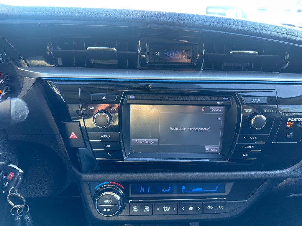 2016 Toyota Corolla Image 17