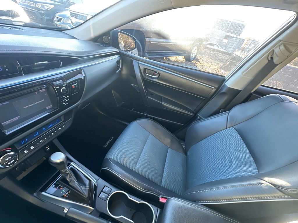 2016 Toyota Corolla Image 21