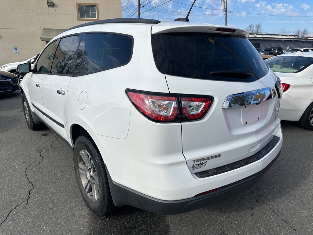 2017 Chevrolet Traverse Image 3