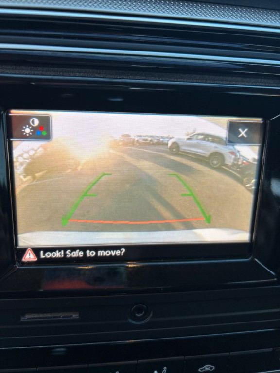 2017 Volkswagen Passat Image 15