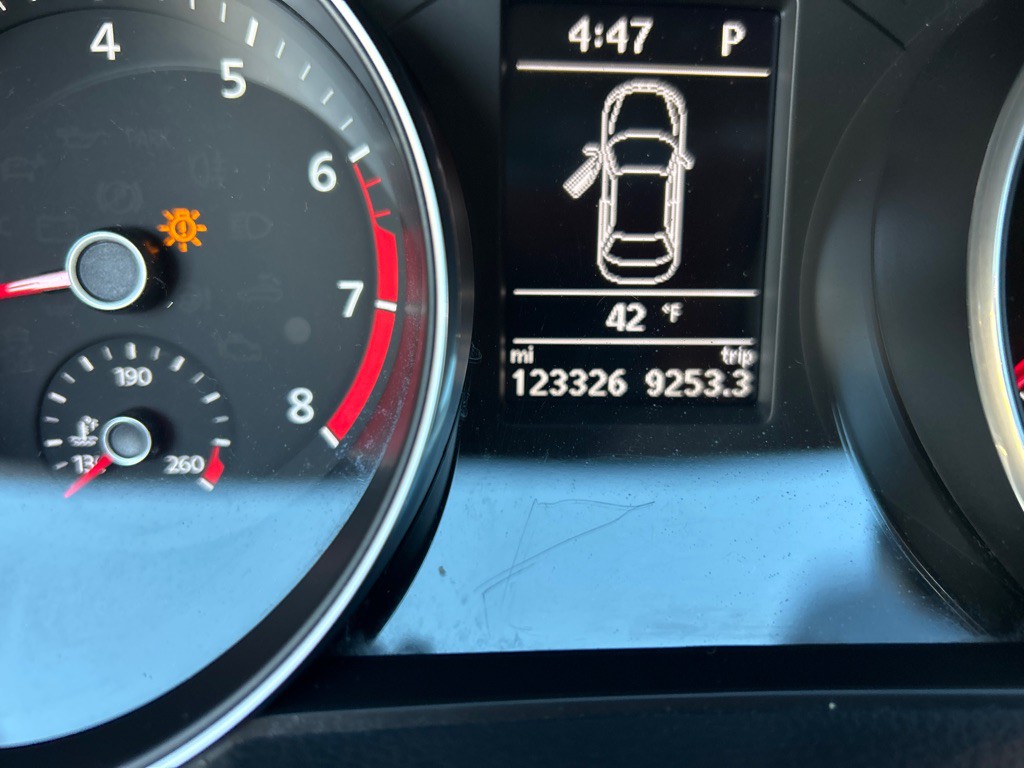 2017 Volkswagen Passat Image 16