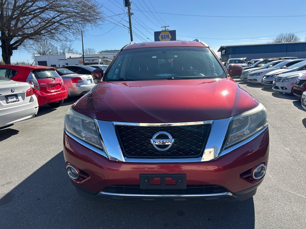 2015 Nissan Pathfinder Image 2