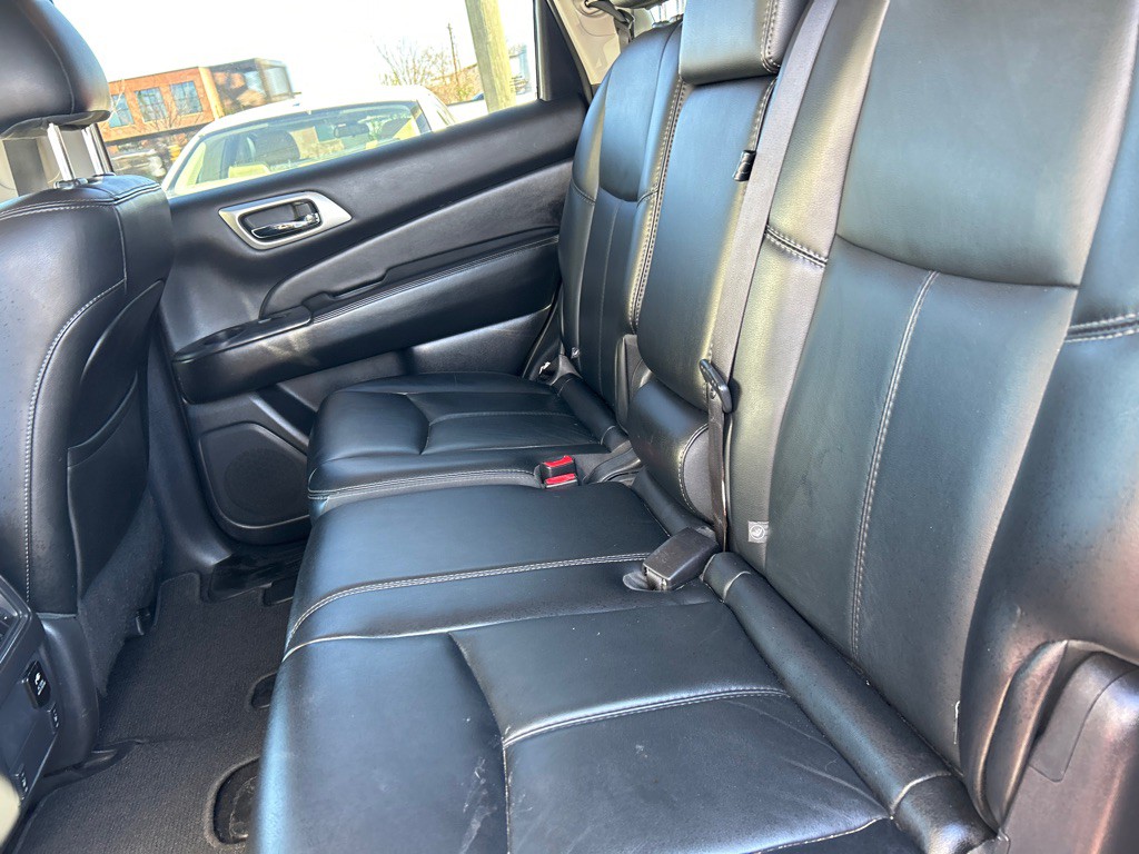 2015 Nissan Pathfinder Image 13