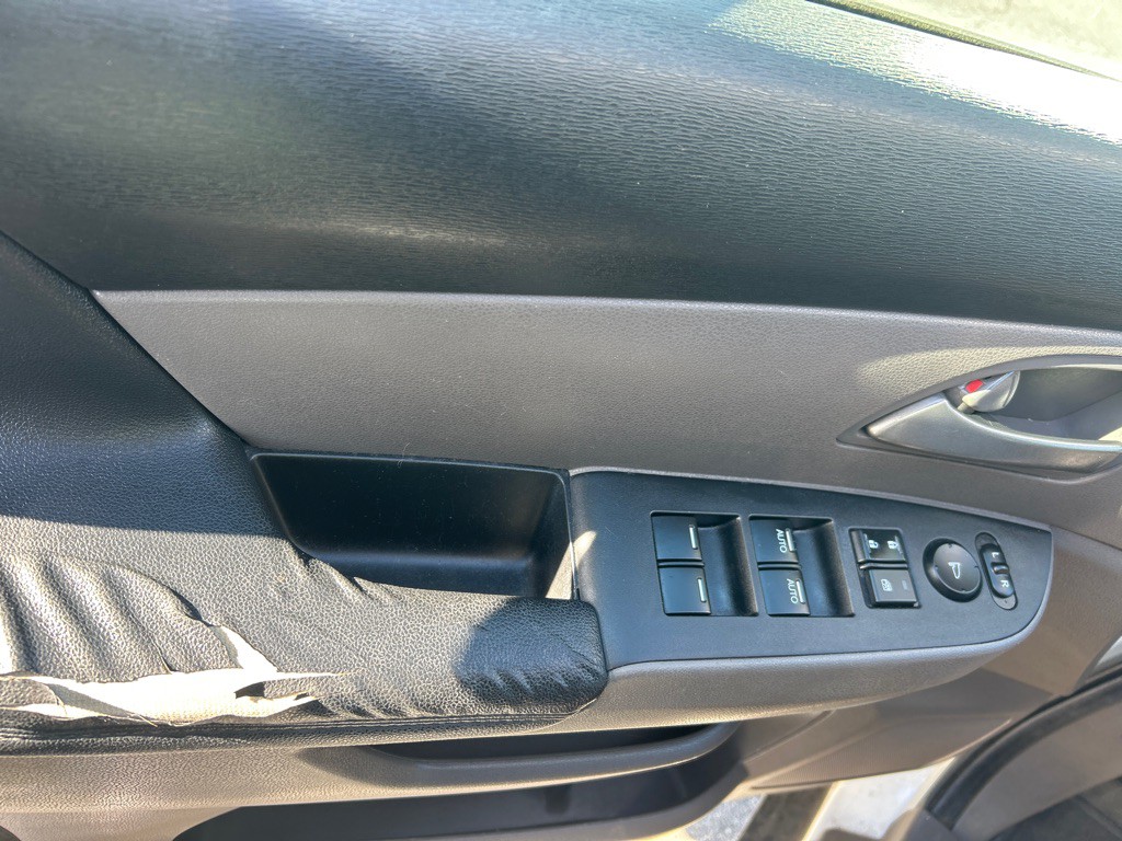 2012 Honda Odyssey Image 11