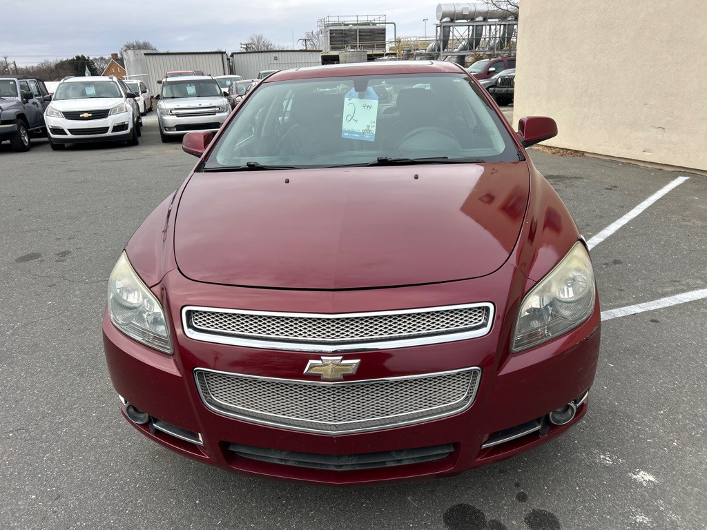 2011 Chevrolet Malibu Image 2
