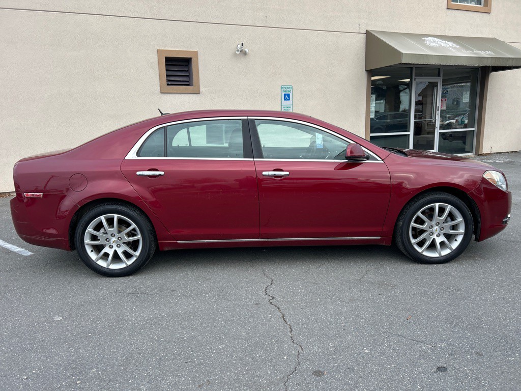 2011 Chevrolet Malibu Image 4