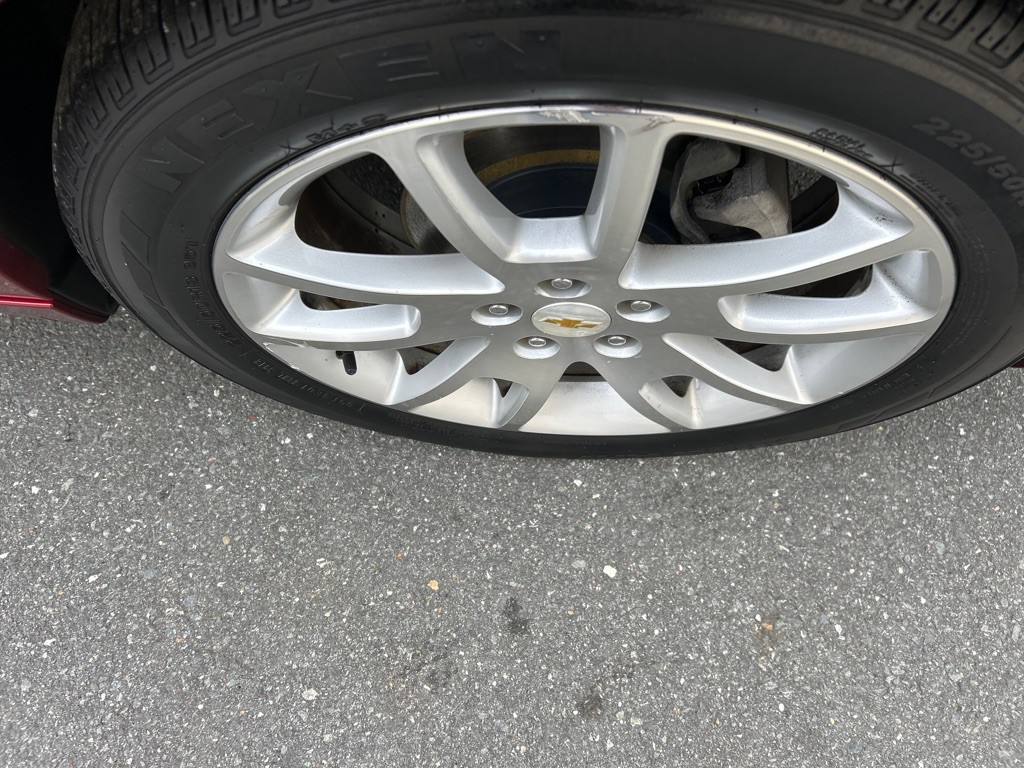 2011 Chevrolet Malibu Image 9