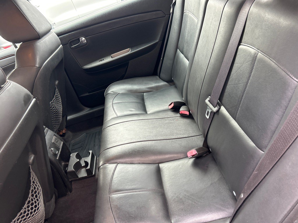 2011 Chevrolet Malibu Image 12