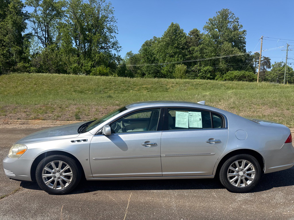 2009 Buick Lucerne Image 2