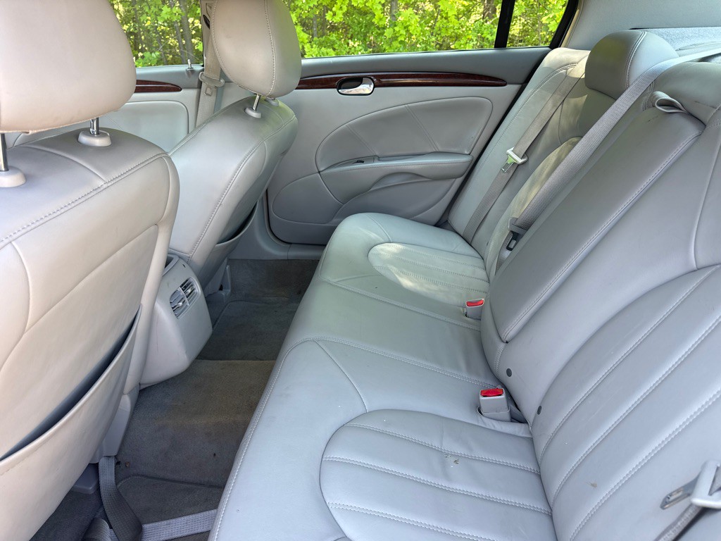 2009 Buick Lucerne Image 10