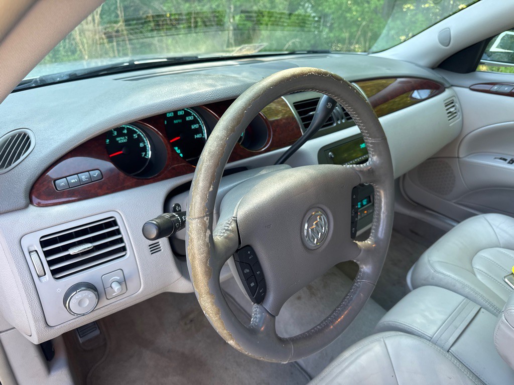2009 Buick Lucerne Image 12