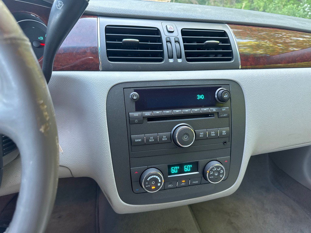 2009 Buick Lucerne Image 13