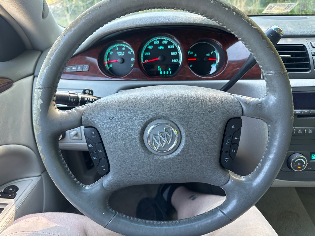 2009 Buick Lucerne Image 14