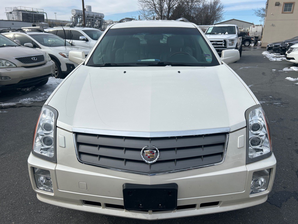 2004 Cadillac SRX Image 2