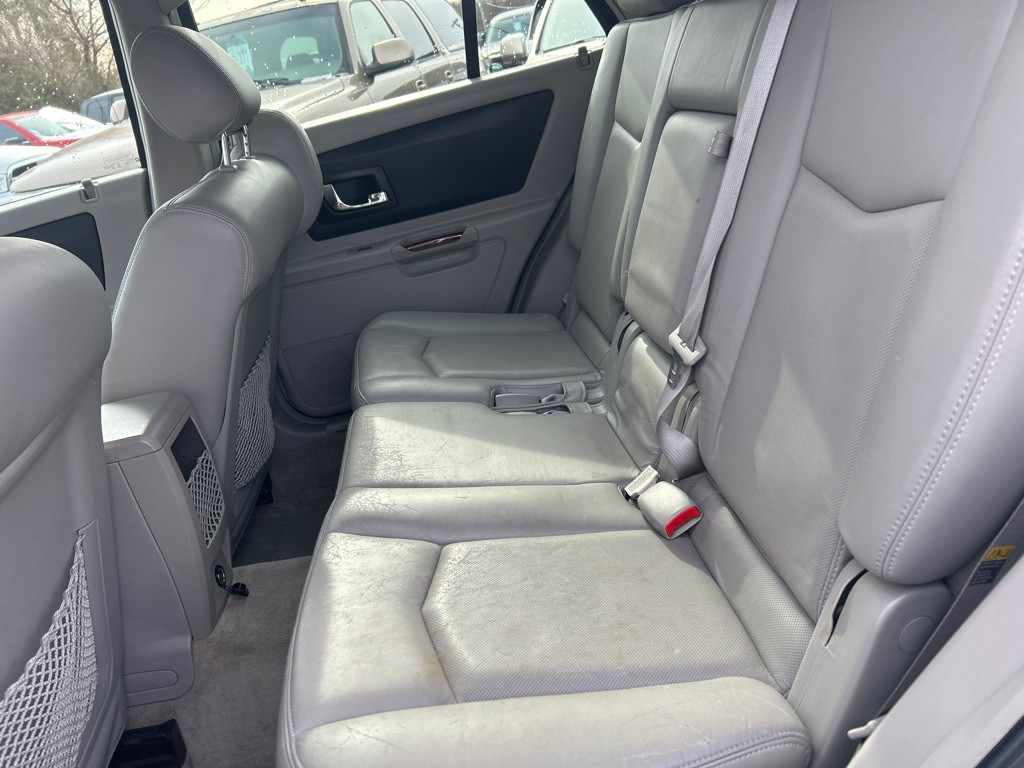 2004 Cadillac SRX Image 11