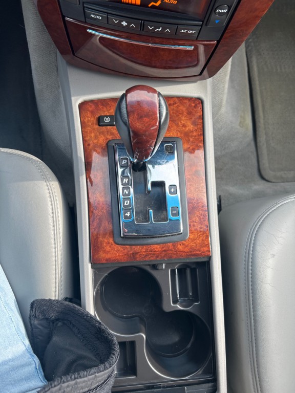 2004 Cadillac SRX Image 15