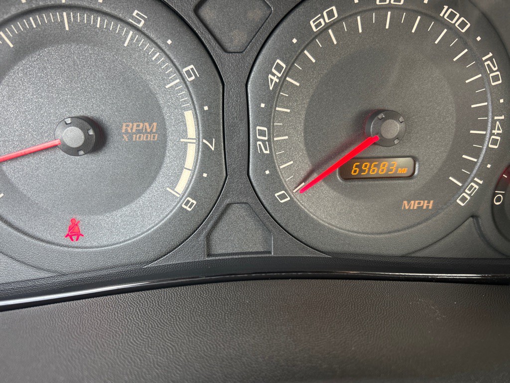 2004 Cadillac SRX Image 16