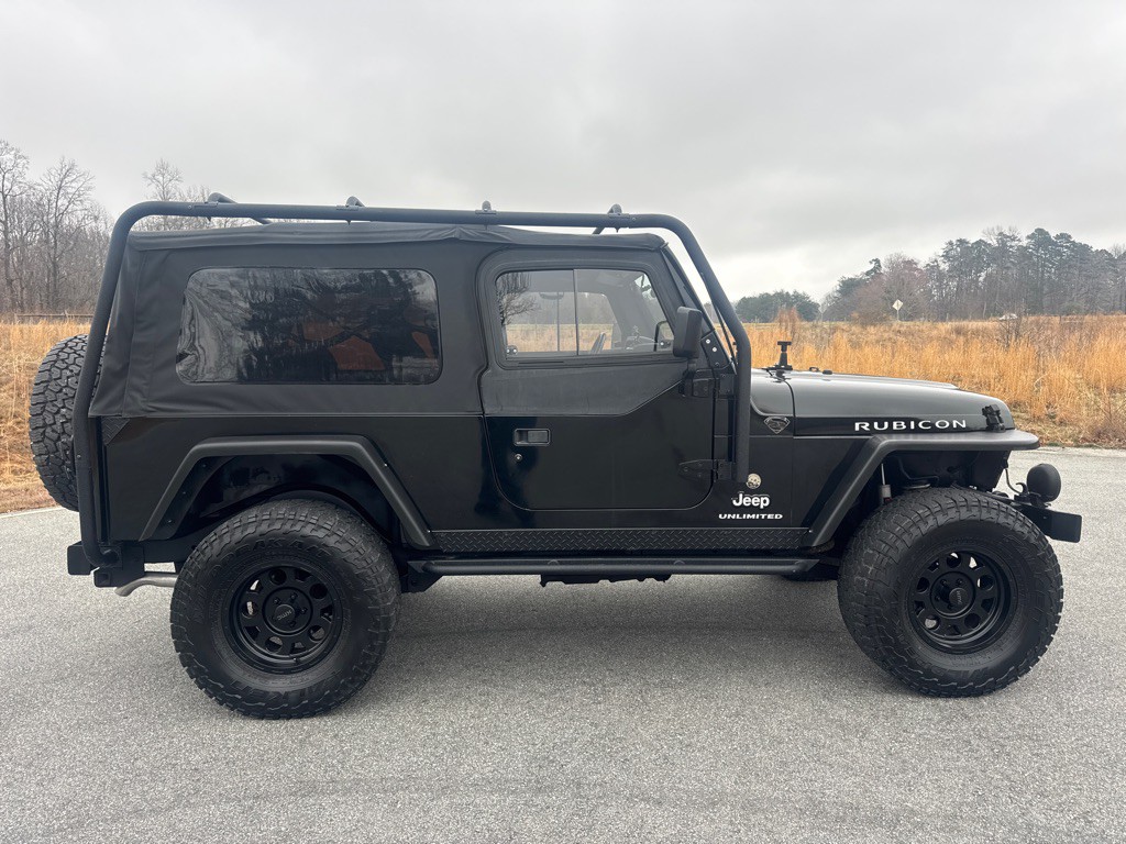 2006 Jeep Wrangler Image 2