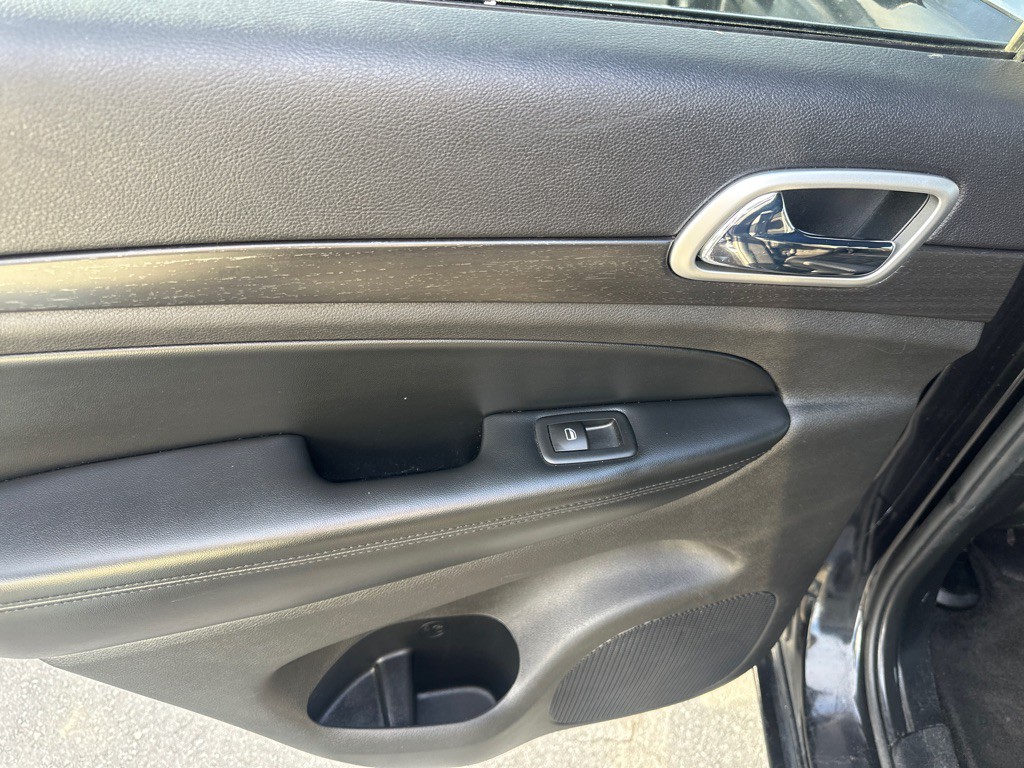 2015 Jeep Grand Cherokee Image 12