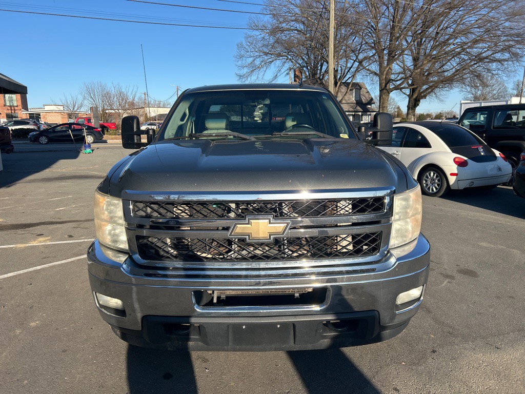 2011 Chevrolet Silverado 1500 Image 2