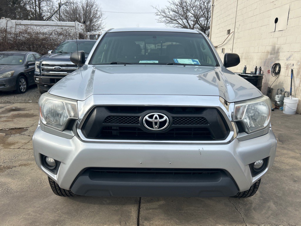 2013 Toyota Tacoma Image 2
