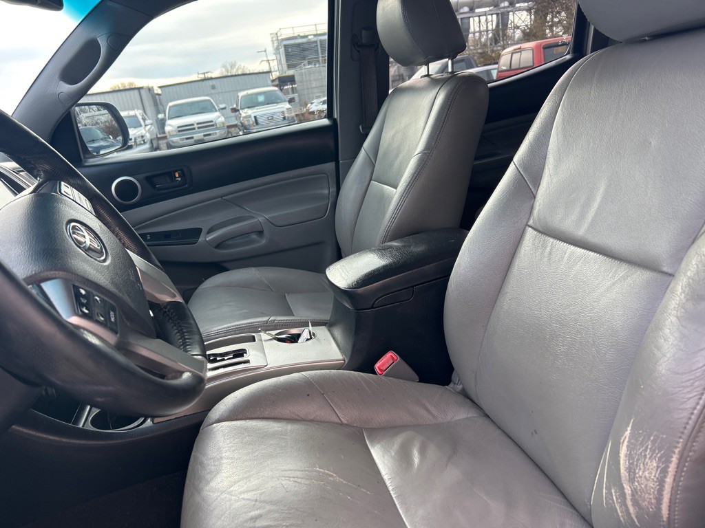 2013 Toyota Tacoma Image 11