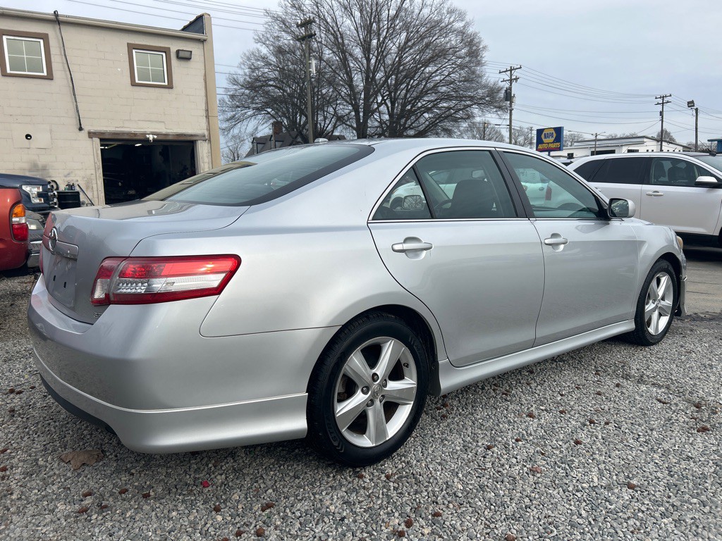 2010 Toyota Camry Image 5