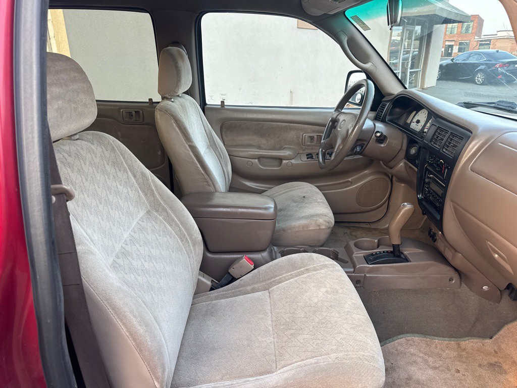 2002 Toyota Tacoma Image 6