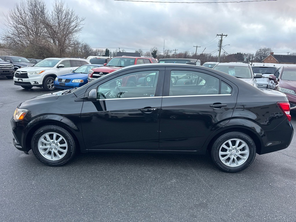 2017 Chevrolet Sonic Image 2