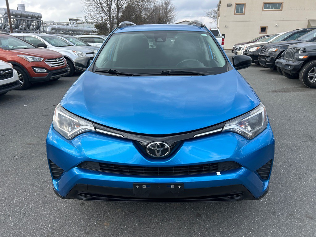 2017 Toyota Rav4 Image 2